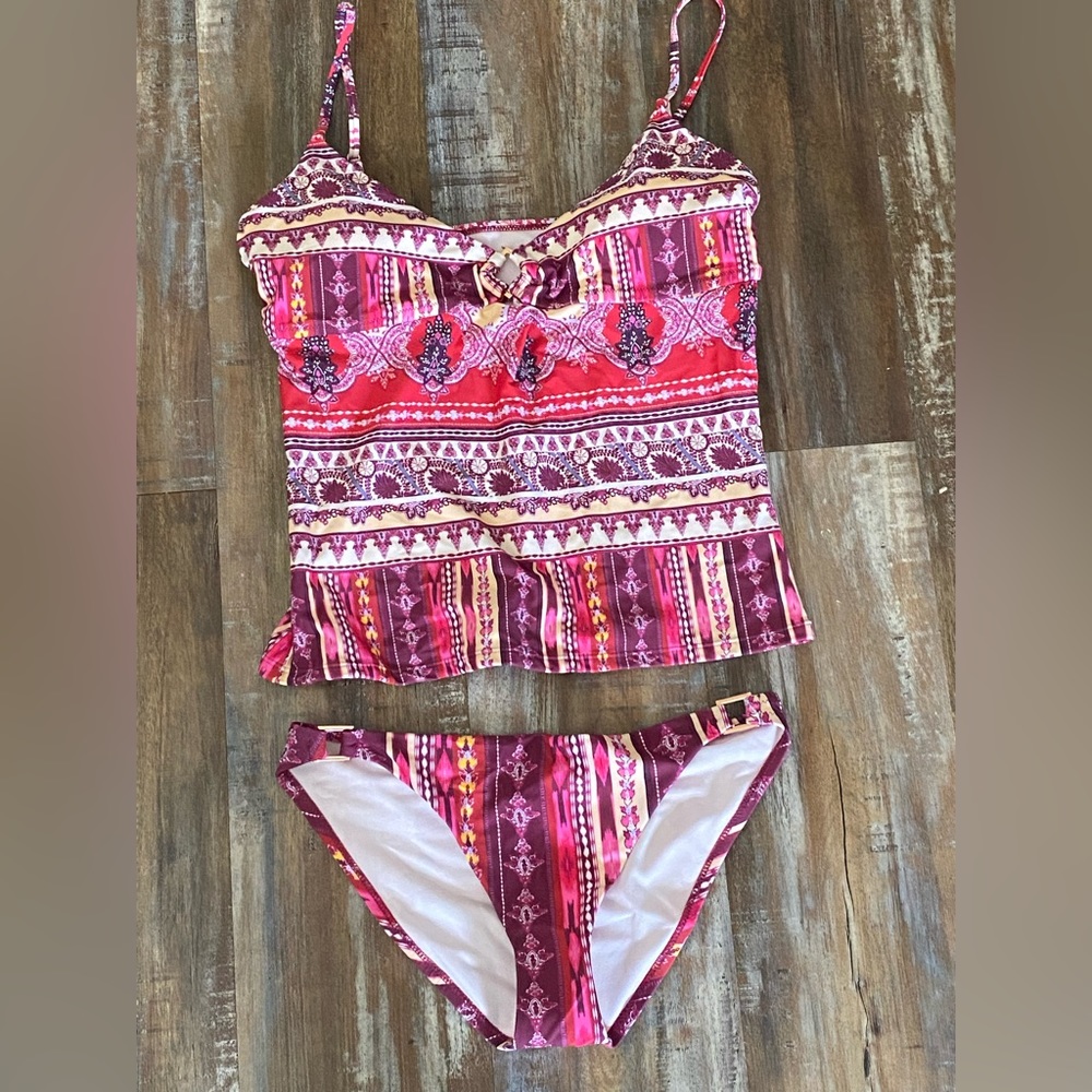 NWT Nannette Lepore Tankini. Sz 12. Burgundy Pink Multi Print. Gold Hardware.